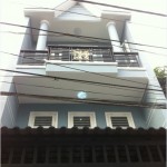 Bán nhà đúc 1 lầu, kế bến xe Buýt Hiệp Thành, DT 4×11, sổ hồng cầm tay. Giá 850 triệu