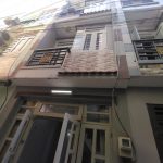 Nhà đúc 2 lầu, đường xe hơi vào khu, cổng rào kiên cố an ninh, Thới An, quận 12